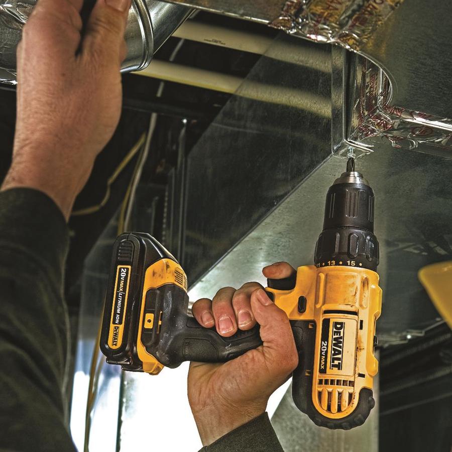 Ensemble combiné perceuse et visseuse à chocs Dewalt 20V Max (DCK240C2) - Recertifié-
